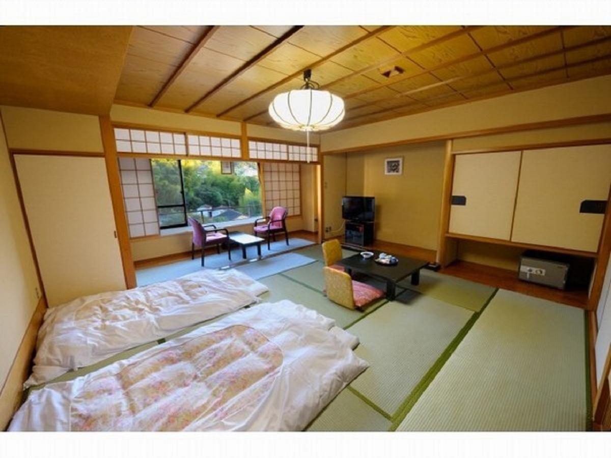 Izu Nagaoka Kinjokan Izunokuni Exteriör bild